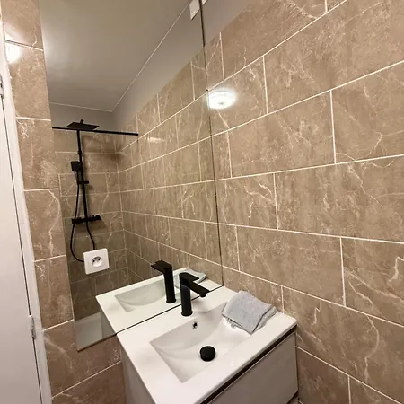 Centre Apartment *